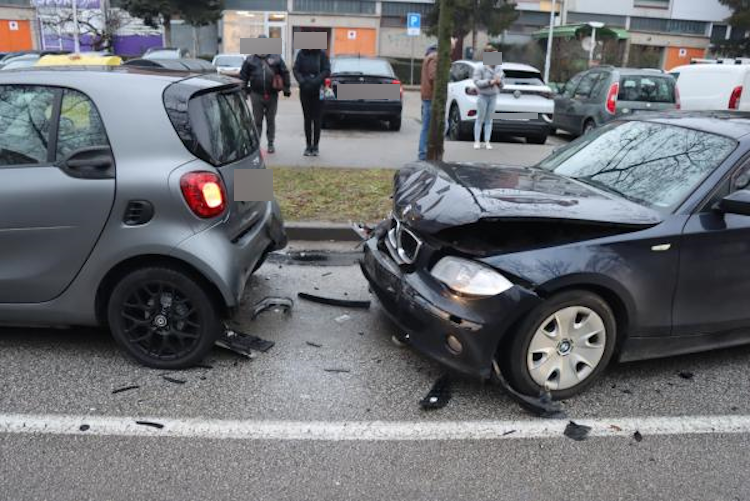 Slika /PU_ZG/slike/PUZ/2025/VELJAČA/Prometna nesreća 14022025/slika 1.png